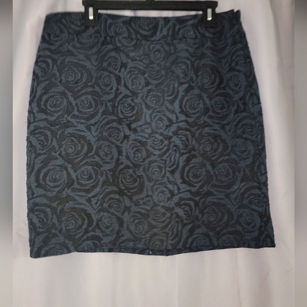 Ann Taylor textured fitted skirt, size 12, #12229